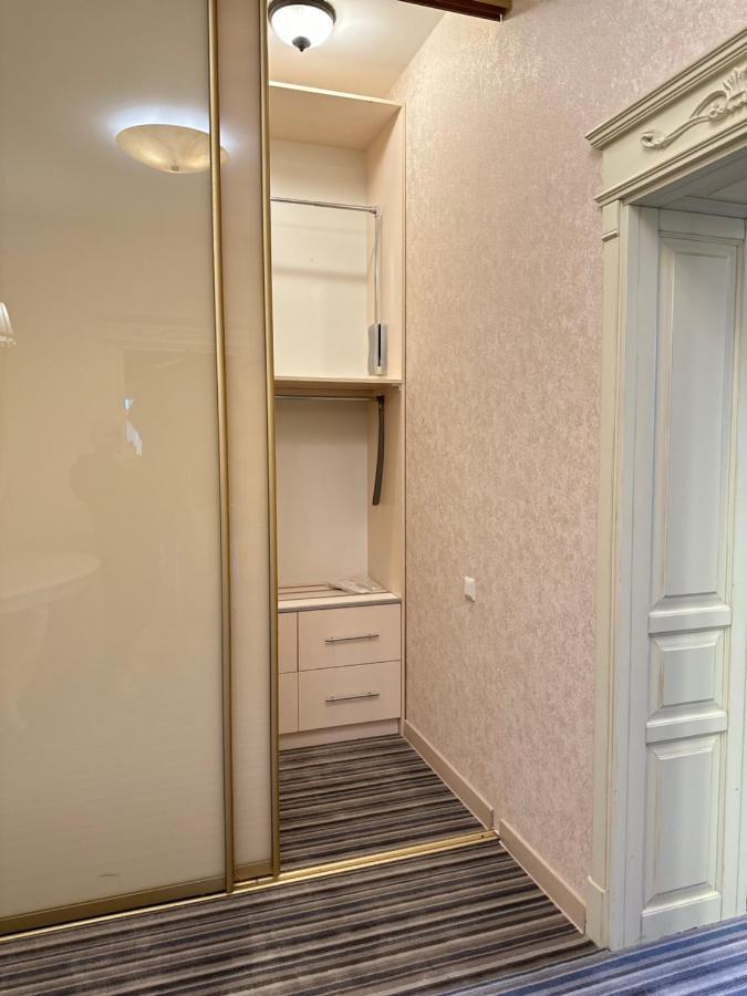 Villa-Sofia Mini-Hotel Odessa Buitenkant foto